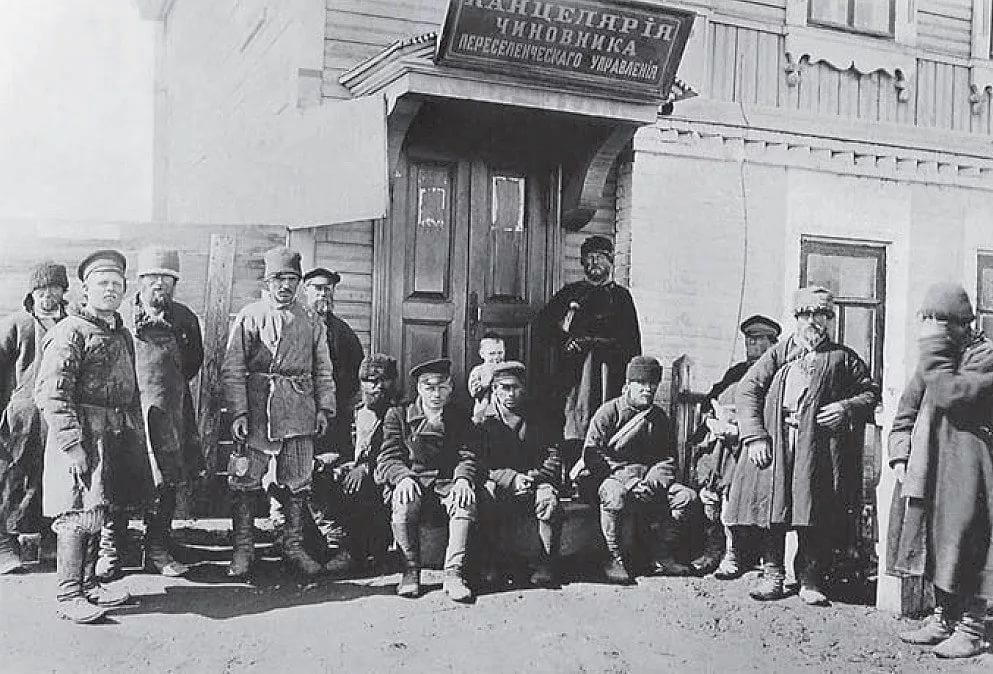 4.	Переселенцы в Новониколаевске (ныне Новосибирск), 1910-е годы. Фото из открытых интернет - источников